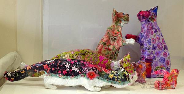 Posy of Puss Cats - 3ocm high 3D